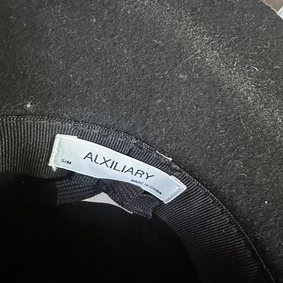Auxiliary Black Hat - Picture 4 of 4